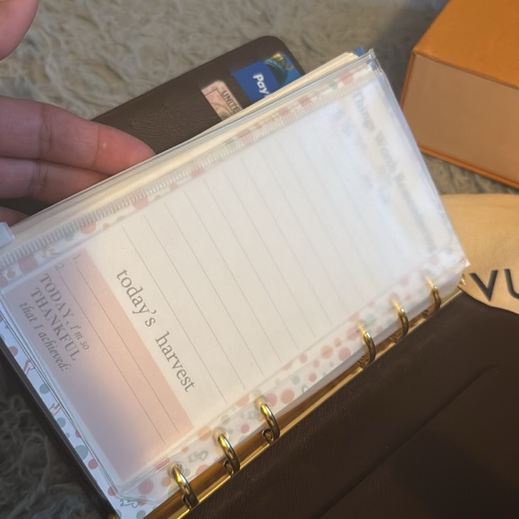 Louis Vuitton - Picture 17 of 17